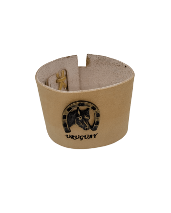 Posa mate de cuero con aplique